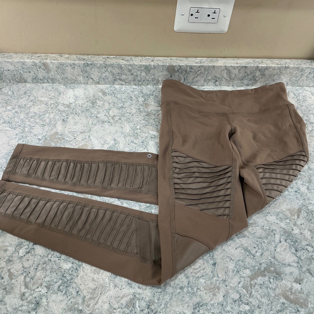 Alo Yoga High Rise Moto Leggings Size XS Brown Quilted Mesh Panel Activewear